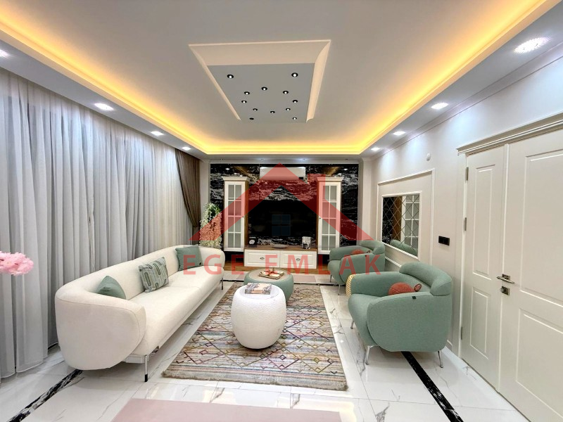 Didim'de 310 Metre Kare Arsa Üzerinde Satılık 5+1 Villa