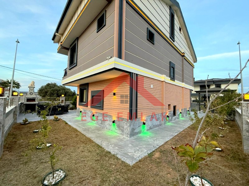 Didim'de 310 Metre Kare Arsa Üzerinde Satılık 5+1 Villa