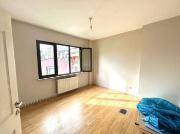 Kağıthane Ortabayır'da 2+1 Balkonlu Kiralık Daire
