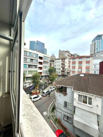 Kağıthane Ortabayır'da 2+1 Balkonlu Kiralık Daire