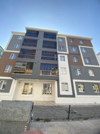 GÜVENAY - ÇORUM ULUKAVAK N.FAZILKISAKÜREK OKULU CİVARI KİRALIK 3+1 DAİRE