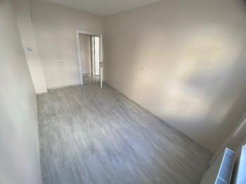 GÜVENAY - ÇORUM ULUKAVAK N.FAZILKISAKÜREK OKULU CİVARI KİRALIK 3+1 DAİRE