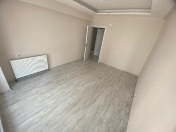 GÜVENAY - ÇORUM ULUKAVAK N.FAZILKISAKÜREK OKULU CİVARI KİRALIK 3+1 DAİRE