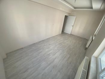 GÜVENAY - ÇORUM ULUKAVAK N.FAZILKISAKÜREK OKULU CİVARI KİRALIK 3+1 DAİRE