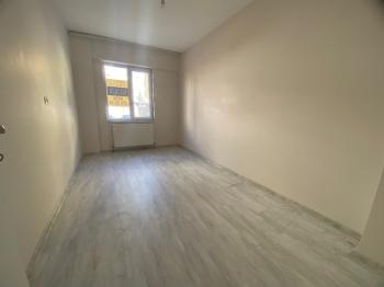 GÜVENAY - ÇORUM ULUKAVAK N.FAZILKISAKÜREK OKULU CİVARI KİRALIK 3+1 DAİRE