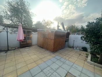 Lefkoşa Yenişehirde Ana Cadde Üstü İkiz Müstakil ( Ticari İzinli )