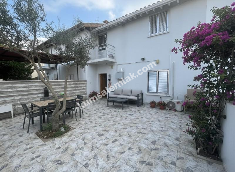 Lefkoşa Yenişehirde Ana Cadde Üstü İkiz Müstakil ( Ticari İzinli )