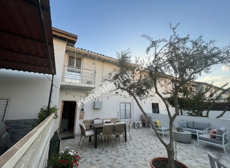 Lefkoşa Yenişehirde Ana Cadde Üstü İkiz Müstakil ( Ticari İzinli )