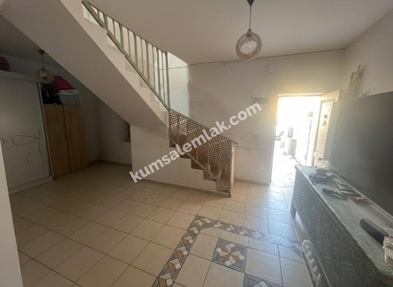 Lefkoşa Yenişehirde Ana Cadde Üstü İkiz Müstakil ( Ticari İzinli )