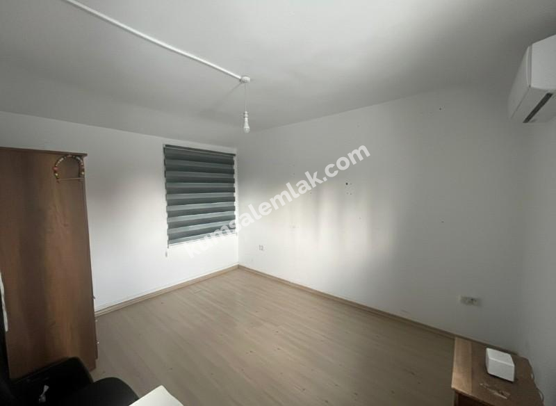 Lefkoşa Yenişehirde Ana Cadde Üstü İkiz Müstakil ( Ticari İzinli )