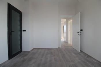 ASLAN'DAN ÇEŞMELİ DE D-400 E YAKIN 3 BLOKLU SİTE İÇİ SIFIR 2+1