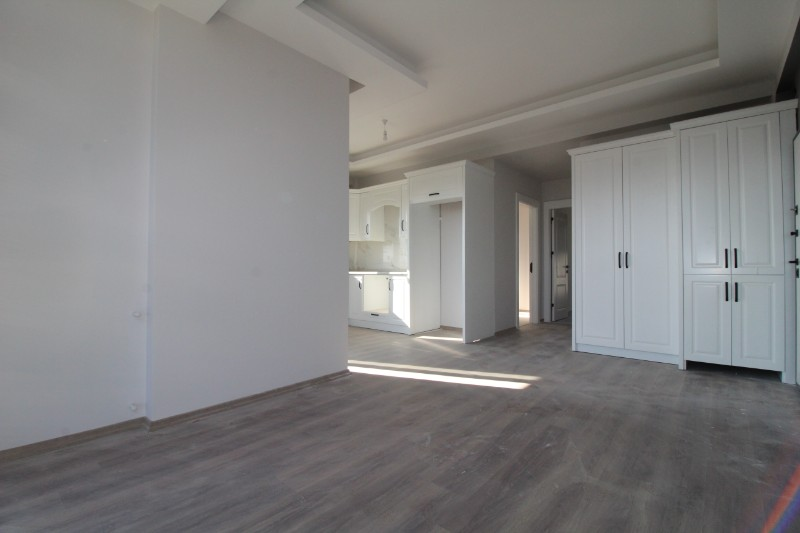 ASLAN'DAN ÇEŞMELİ DE D-400 E YAKIN 3 BLOKLU SİTE İÇİ SIFIR 2+1