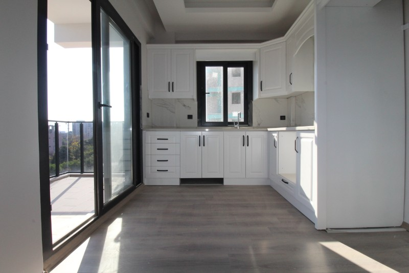 ASLAN'DAN ÇEŞMELİ DE D-400 E YAKIN 3 BLOKLU SİTE İÇİ SIFIR 2+1