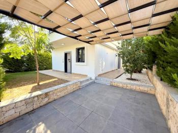 Didim Efeler Mahallesinde Site İçerisinde Satılık 3+1 Villa