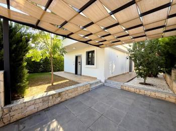 Didim Efeler Mahallesinde Site İçerisinde Satılık 3+1 Villa