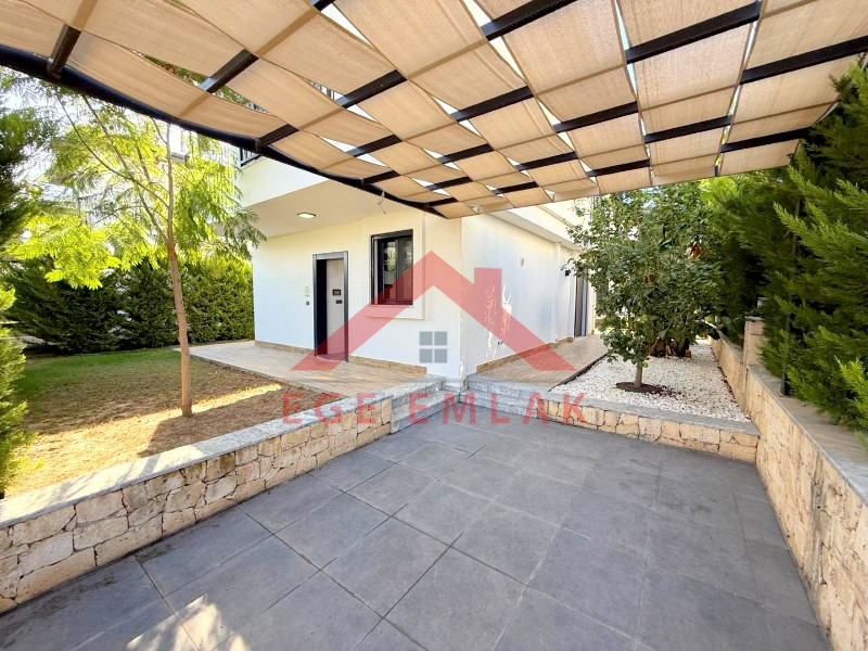 Didim Efeler Mahallesinde Site İçerisinde Satılık 3+1 Villa