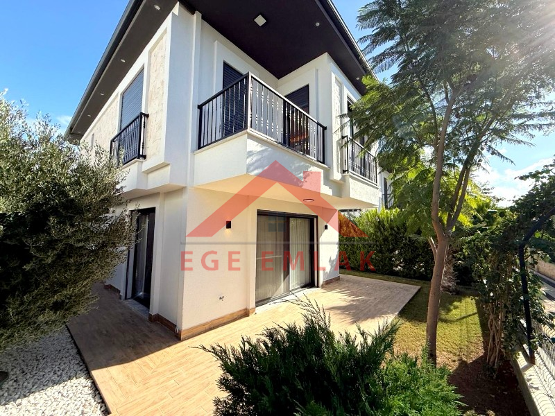 Didim Efeler Mahallesinde Site İçerisinde Satılık 3+1 Villa