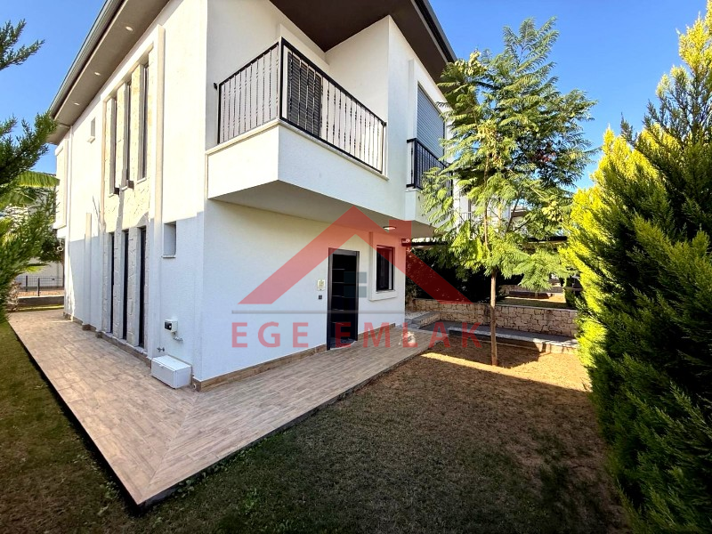 Didim Efeler Mahallesinde Site İçerisinde Satılık 3+1 Villa