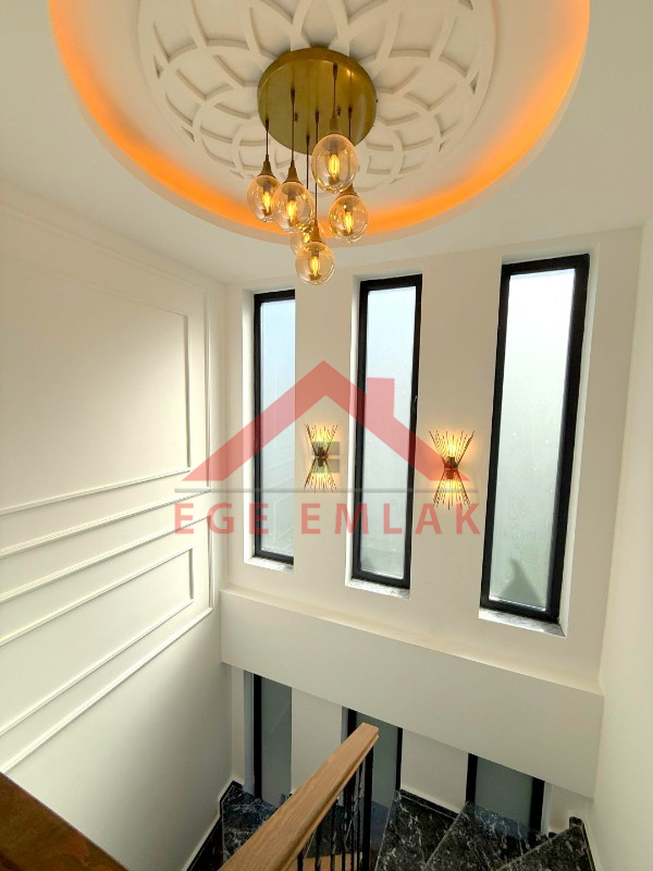 Didim Efeler Mahallesinde Site İçerisinde Satılık 3+1 Villa