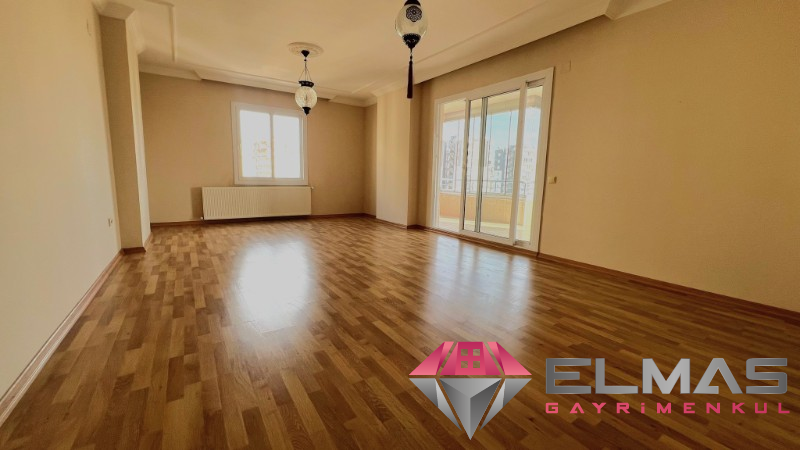 Elmas’tan Yeni Mah.’de Geniş Metraj Doğalgazlı Ferah 4+1