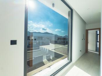 Kıbrıs Girne Çatalköy Bölgesinde Denize Sıfır 800 m2 Arsa İçerisinde 4+1 Lüks Türk Tapulu Villa