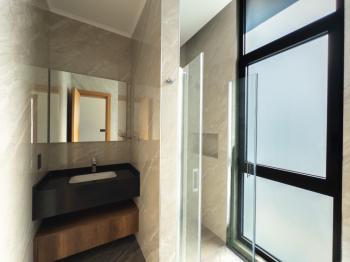 Kıbrıs Girne Çatalköy Bölgesinde Denize Sıfır 800 m2 Arsa İçerisinde 4+1 Lüks Türk Tapulu Villa