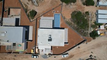 Kıbrıs Girne Çatalköy Bölgesinde Denize Sıfır 800 m2 Arsa İçerisinde 4+1 Lüks Türk Tapulu Villa