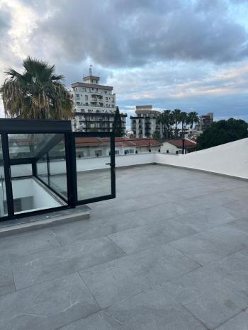 KKTC Girne Merkez Satılık 2 Katlı ve Çatı Teraslı İş Yeri Ofis 