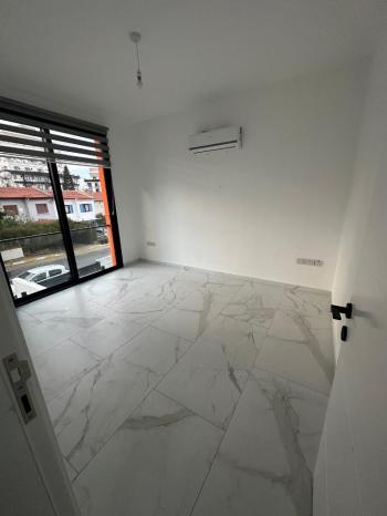 KKTC Girne Merkez Satılık 2 Katlı ve Çatı Teraslı İş Yeri Ofis 