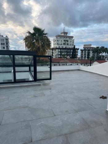 KKTC Girne Merkez Satılık 2 Katlı ve Çatı Teraslı İş Yeri Ofis 
