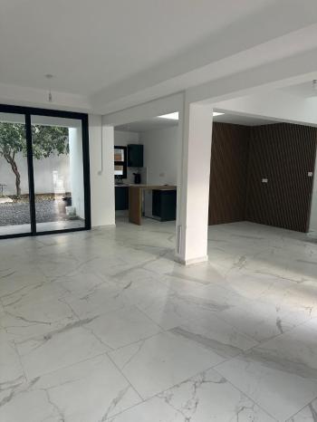 KKTC Girne Merkez Satılık 2 Katlı ve Çatı Teraslı İş Yeri Ofis 