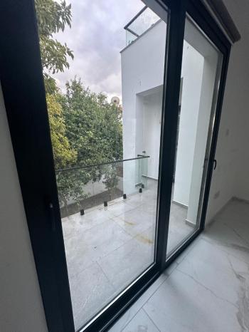 KKTC Girne Merkez Satılık 2 Katlı ve Çatı Teraslı İş Yeri Ofis 