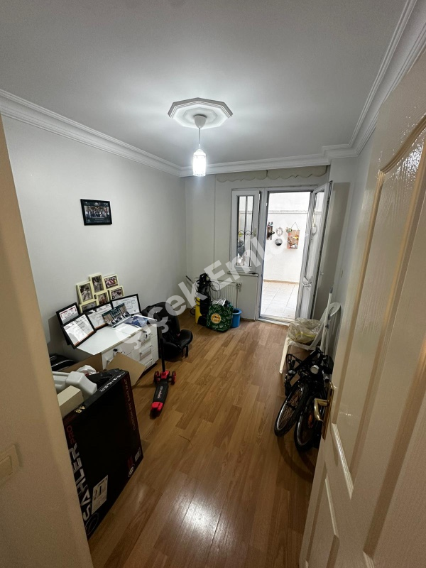 Çırçır Metro'ya 5 Dk 2+1 Balkonlu Güneş Gören Satılık Daire