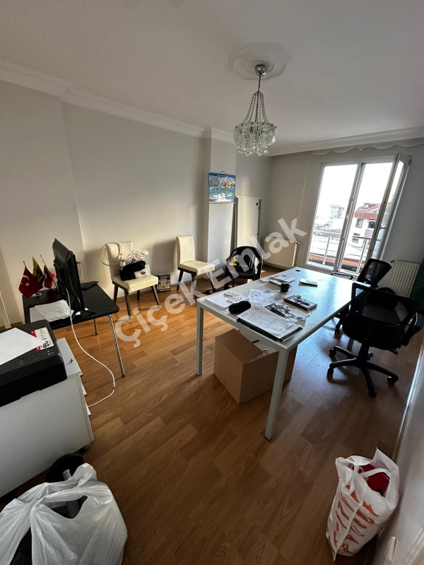 Çırçır Metro'ya 5 Dk 2+1 Balkonlu Güneş Gören Satılık Daire