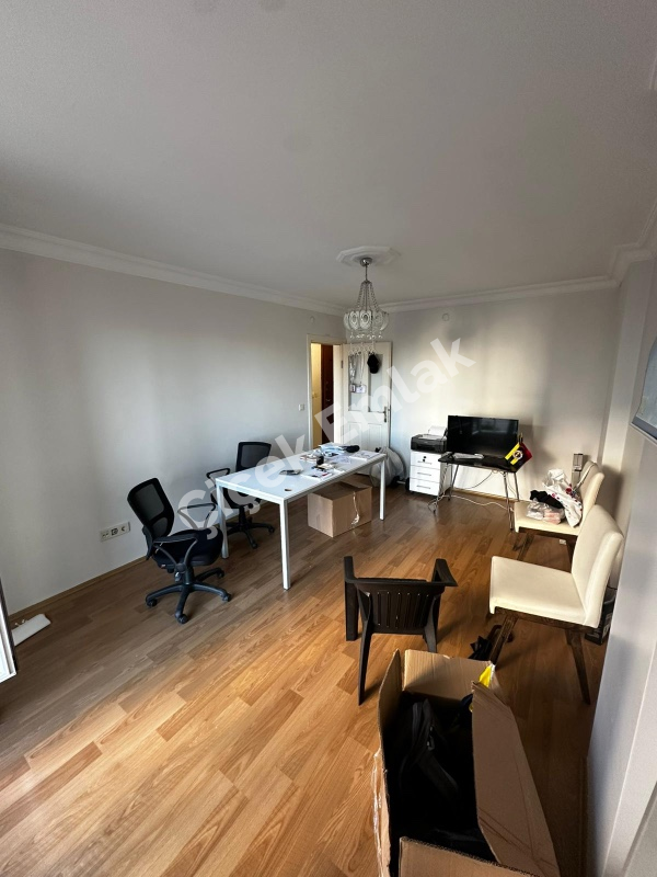 Çırçır Metro'ya 5 Dk 2+1 Balkonlu Güneş Gören Satılık Daire