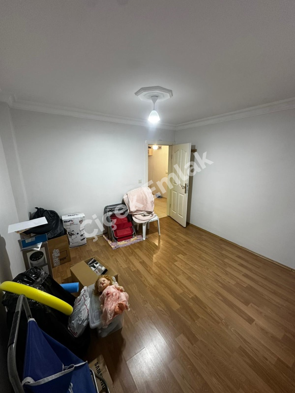 Çırçır Metro'ya 5 Dk 2+1 Balkonlu Güneş Gören Satılık Daire