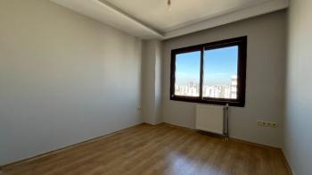 Elmas’tan Yeni Mah’de Deniz Manzaralı Doğalgazlı Geniş Ferah 3+1