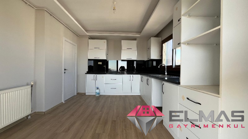 Elmas’tan Yeni Mah’de Deniz Manzaralı Doğalgazlı Geniş Ferah 3+1