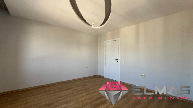 Elmas’tan Yeni Mah’de Deniz Manzaralı Doğalgazlı Geniş Ferah 3+1