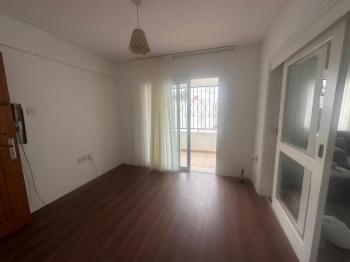 LEFKOŞA KUMSAL'DA  TÜRK MALI  SATILIK DAİRE