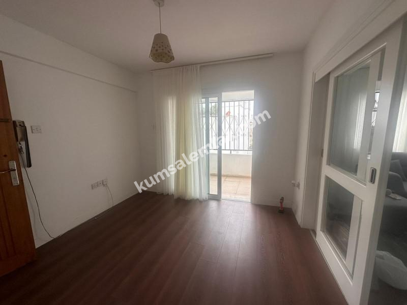 LEFKOŞA KUMSAL'DA  TÜRK MALI  SATILIK DAİRE