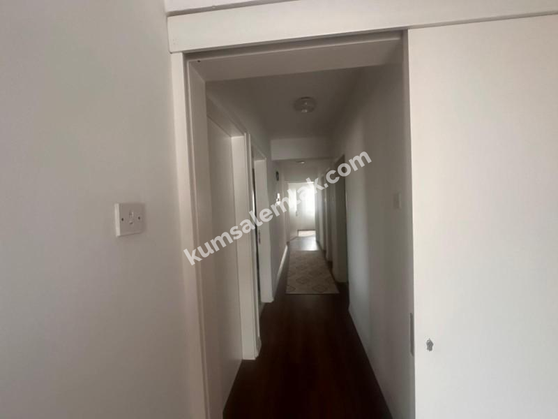 LEFKOŞA KUMSAL'DA  TÜRK MALI  SATILIK DAİRE