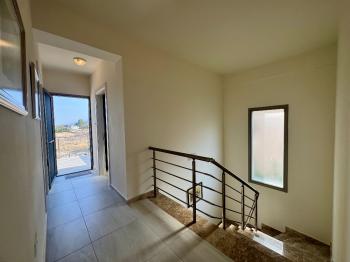 KKTC Girne Lapta Bölgesinde Satılık Eşyalı 3+1 Villa