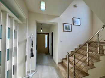 KKTC Girne Lapta Bölgesinde Satılık Eşyalı 3+1 Villa