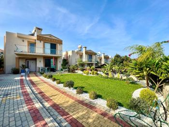 KKTC Girne Lapta Bölgesinde Satılık Eşyalı 3+1 Villa