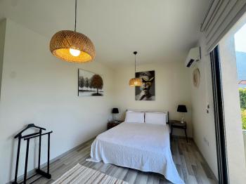 KKTC Girne Lapta Bölgesinde Satılık Eşyalı 3+1 Villa