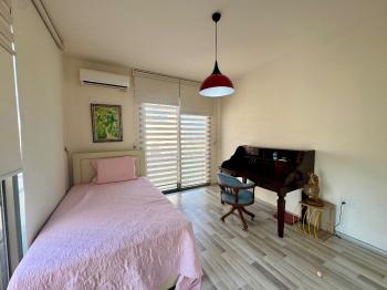 KKTC Girne Lapta Bölgesinde Satılık Eşyalı 3+1 Villa