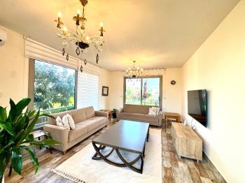 KKTC Girne Lapta Bölgesinde Satılık Eşyalı 3+1 Villa