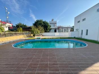 KKTC Girne Esentepe Bölgesinde Full Eşyalı Satılık Havuzlu 3+1 Villa
