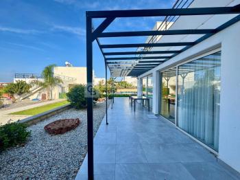 KKTC Girne Esentepe Bölgesinde Full Eşyalı Satılık Havuzlu 3+1 Villa